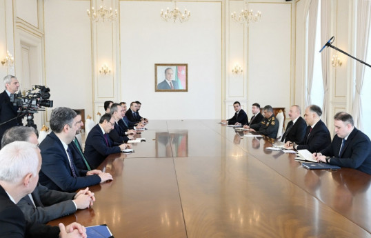 Le président Ilham Aliyev reçoit une délégation menée par le président du comité de la Présidence de Türkiye