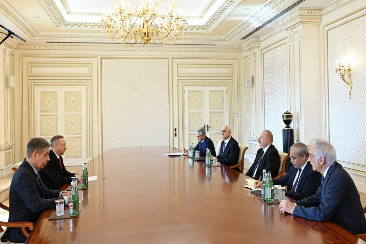 Le président Ilham Aliyev réçoit le gouverneur de Saint-Pétersbourg
