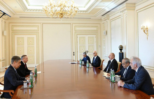 Le président Ilham Aliyev réçoit le gouverneur de Saint-Pétersbourg