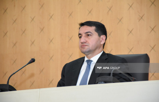 Hikmet Hadjiyev : les mines terrestres et les restes explosifs de guerre empêchent le retour des anciens déplacés internes