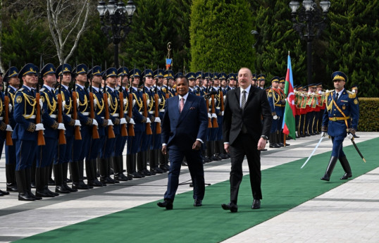 Cérémonie d’accueil officiel du président congolais à Bakou