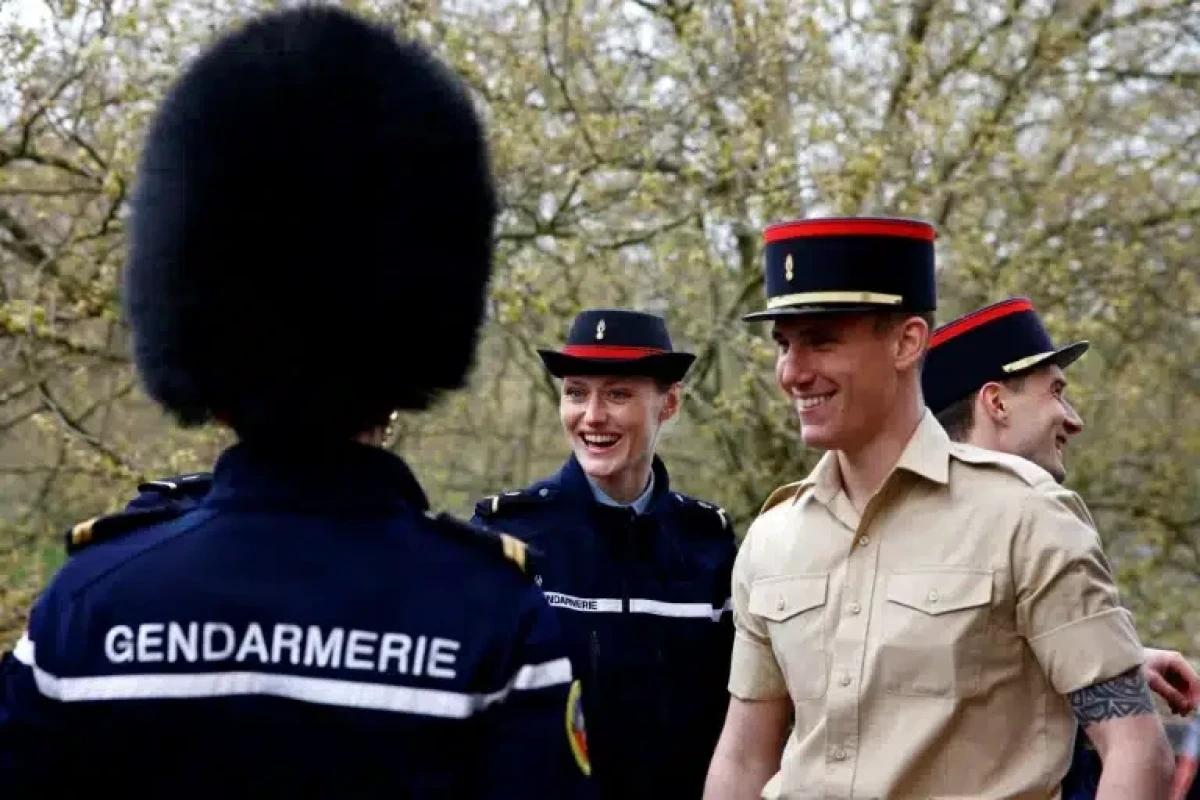 La France et le Royaume-Uni échangent leurs gardes pour les 120 ans de l’Entente cordiale