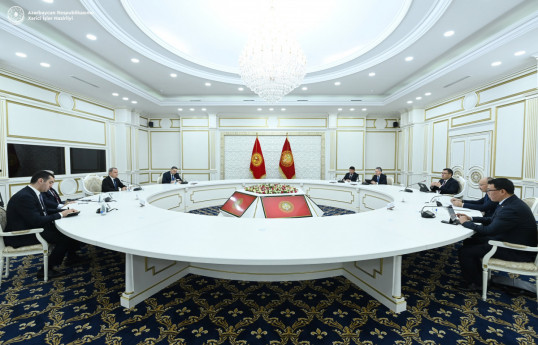 Djeyhoun Baïramov rencontre le président kirghiz