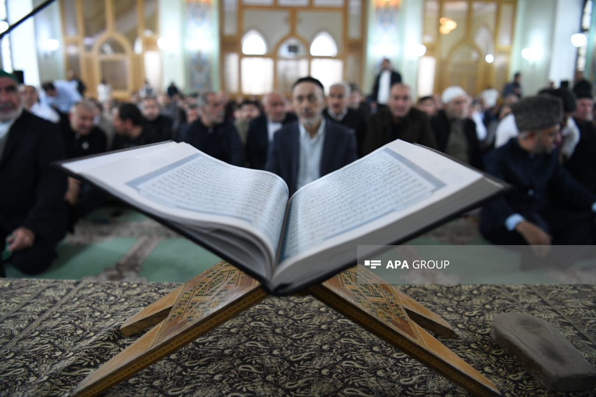 Azerbaïdjan : prière de l'Aïd à la Mosquée Tézépir
