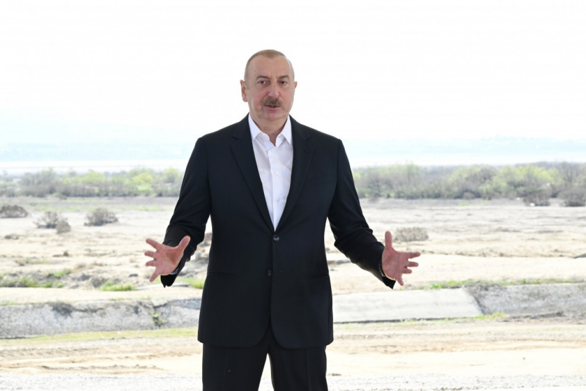 Le président Ilham Aliyev pose la première pierre du canal d’irrigation de Chirvan dans la région de Hadjygaboul
