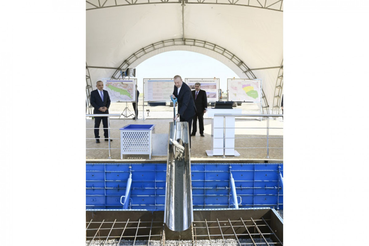 Le président Ilham Aliyev pose la première pierre du canal d’irrigation de Chirvan dans la région de Hadjygaboul