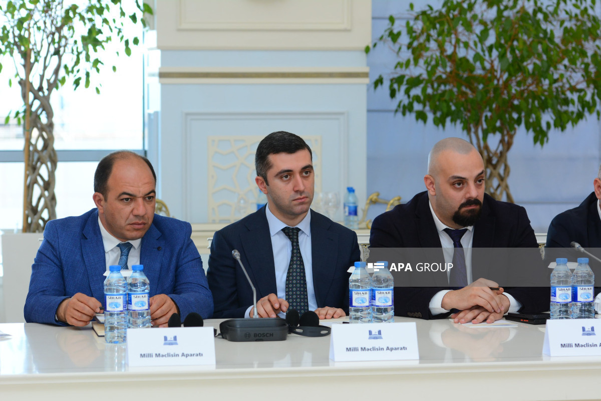 Une conférence sur "histoire, défis modernes et avenir attendu" tenue au Milli Medjlis d'Azerbaïdjan - Photo 