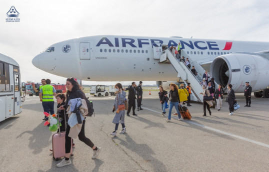 Un avion d`Air France fait un atterrissage d`urgence à Bakou - Photo 