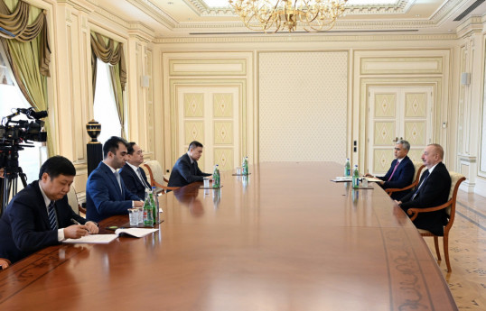 Le président azerbaïdjanais Ilham Aliyev reçoit le président de l’Association du peuple chinois pour l’amitié avec l’étranger