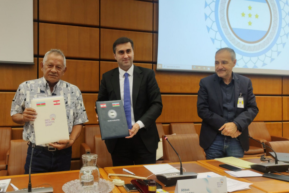 La coopération s'élargit entre le Groupe d’Initiative de Bakou et le parti Tavini huiraatira - Mise à Jour 