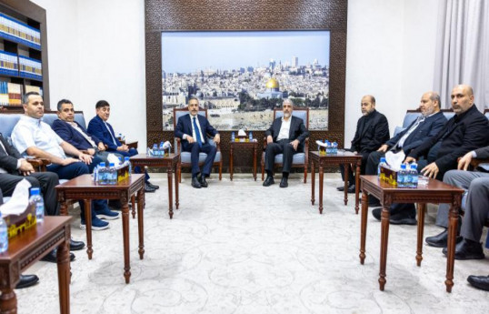 Doha : Le ministre turc des AE rencontre le nouveau chef du Hamas, Khaled Mashaal et lui présente ses condoléances