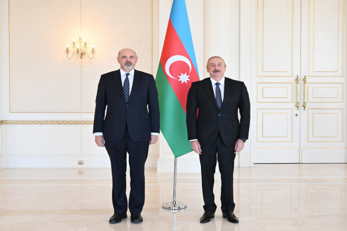 Le président Ilham Aliyev reçoit les lettres de créance des nouvels ambassadeurs d'Australie, de Burkina Faso et de Pakistan