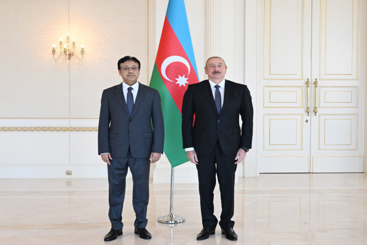 Le président Ilham Aliyev reçoit les lettres de créance des nouvels ambassadeurs d'Australie, de Burkina Faso et de Pakistan