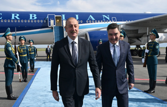 Le président Ilham Aliyev entame une visite au Kazakhstan