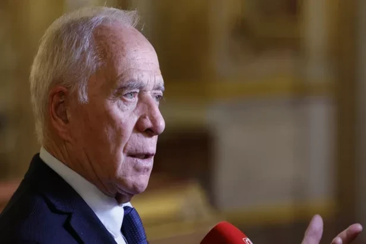 France : le chef des sénateurs macronistes s
