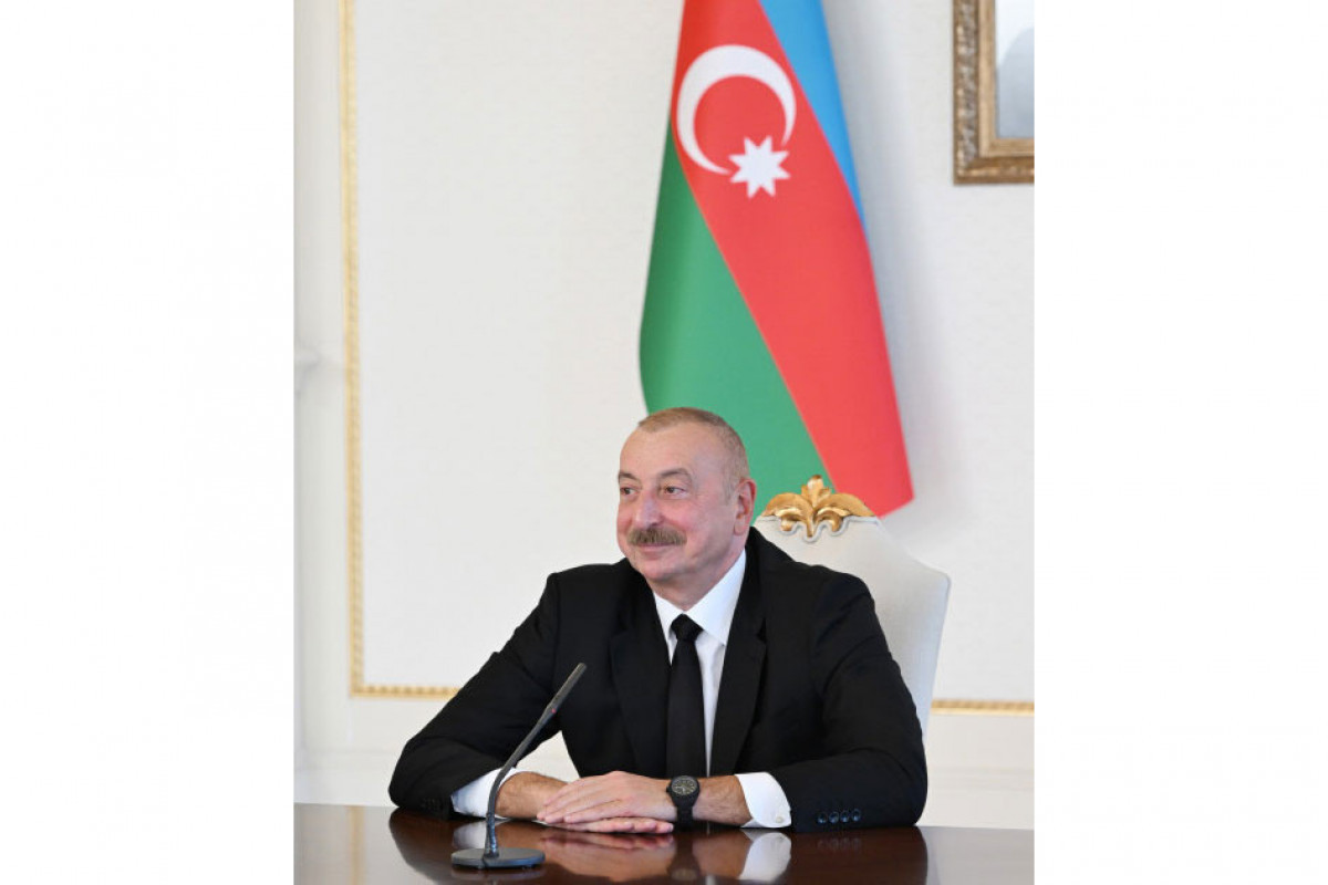 Ilham Aliyev reçoit les athlètes azerbaïdjanais médaillés aux Jeux olympiques d'été de Paris et leurs entraîneurs
