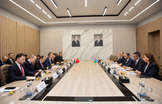 Le ministre azerbaïdjanais du Numérique et des Transports rencontre le président de l'Agence turque de l'industrie de la défense