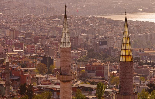 La Turquie confrontée à des feux de forêt, un village évacué près d’Izmir