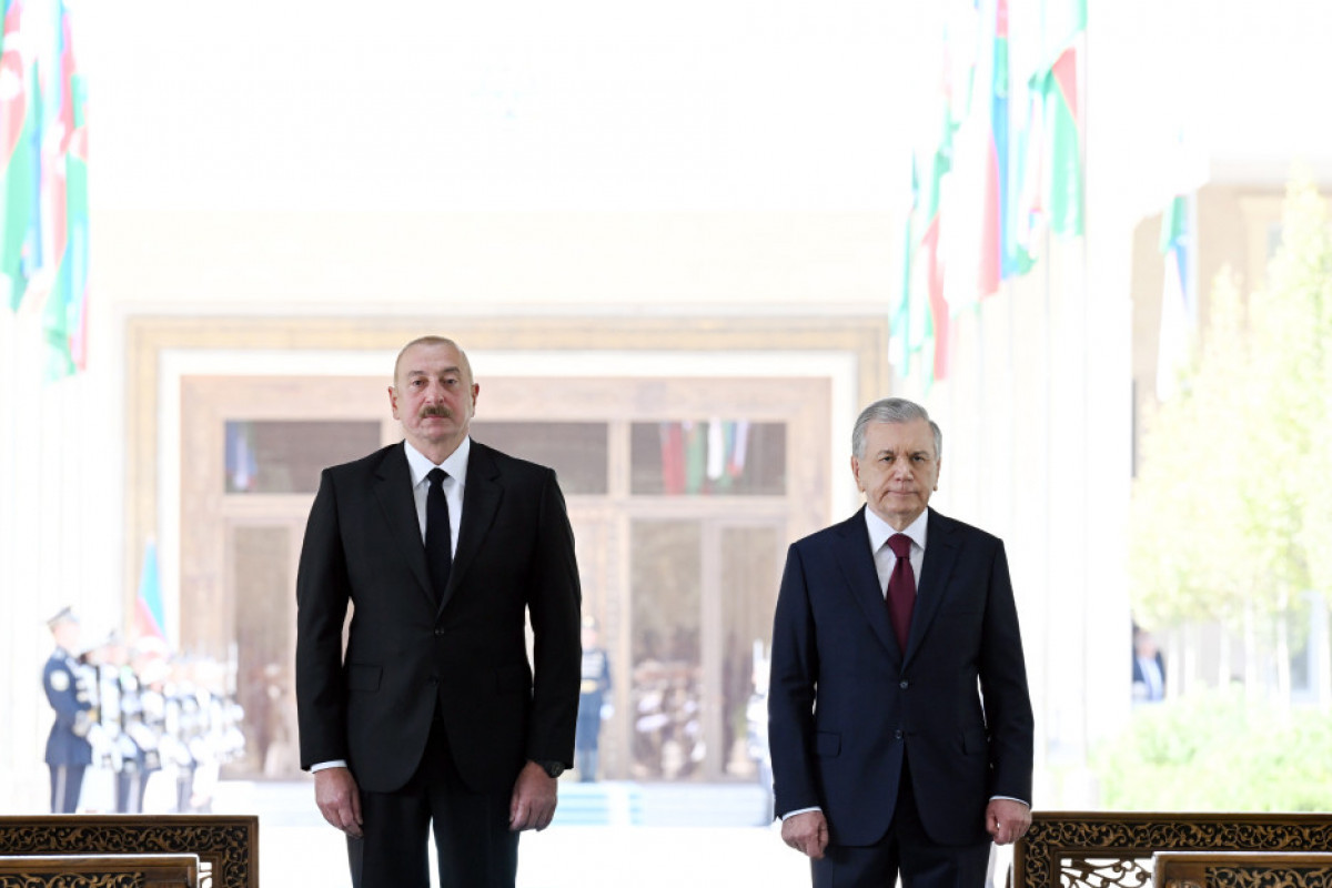 Cérémonie d'accueil officiel du président Ilham Aliyev à Tachkent