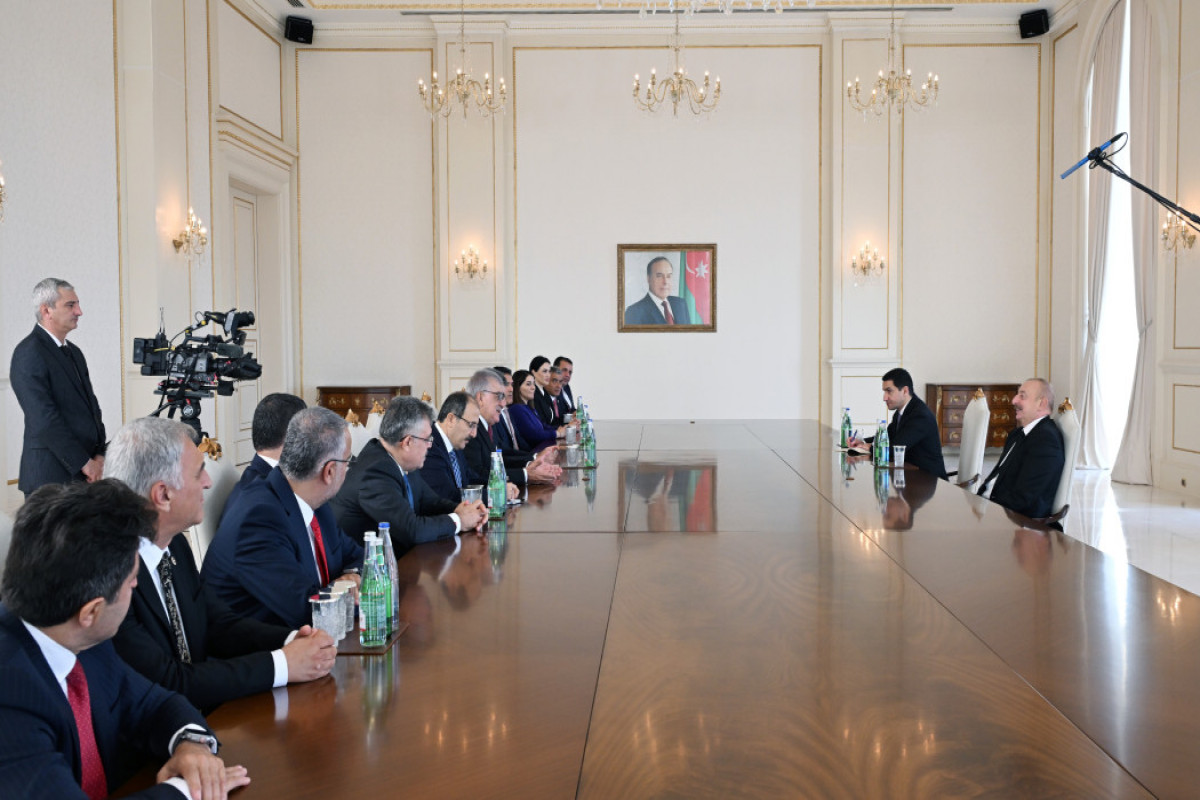 Le président Ilham Aliyev reçoit une délégation parlementaire turque