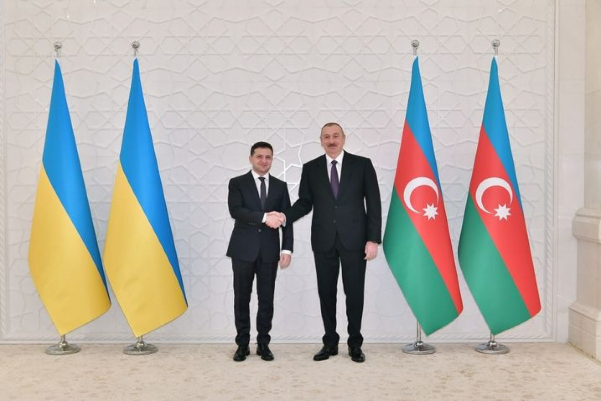 Zelensky félicite le président de la République Ilham Aliyev