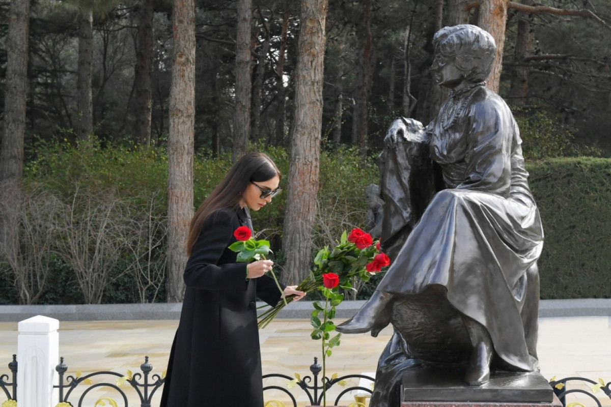 Hommage à la mémoire du Leader national Heydar Aliyev - Photos 