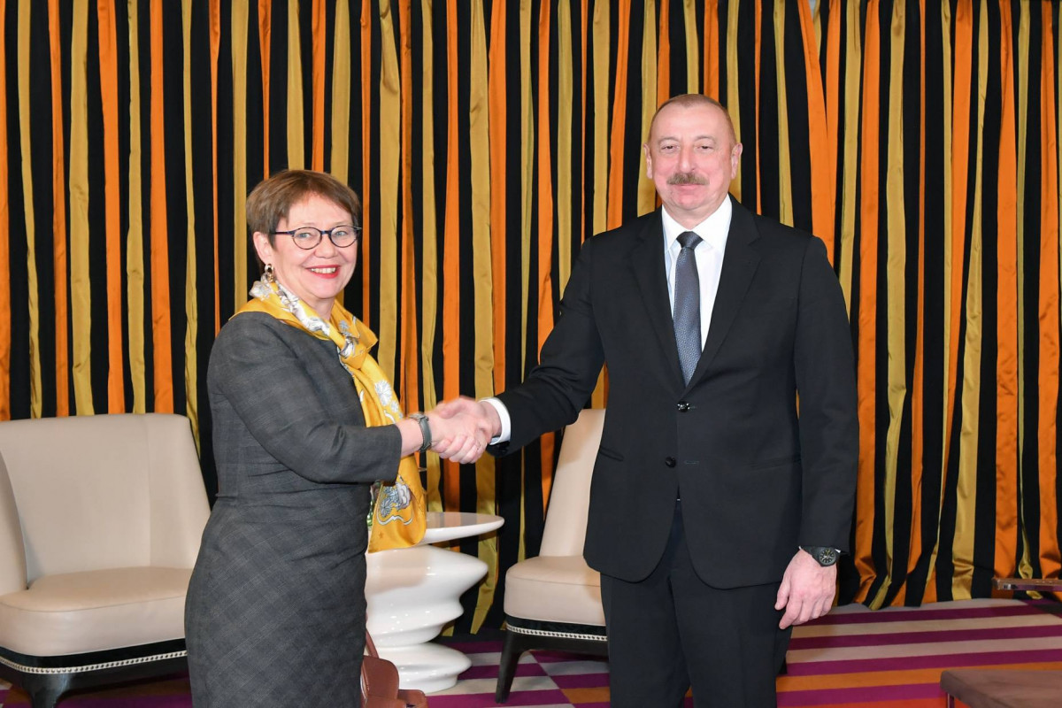 Le président azerbaïdjanais s'entretient avec la présidente de la BERD