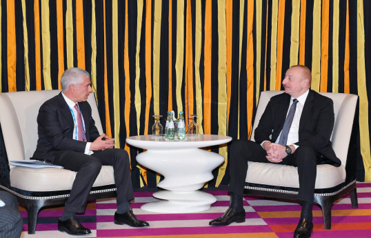 Ilham Aliyev rencontre le codirecteur général du groupe de défense Leonardo