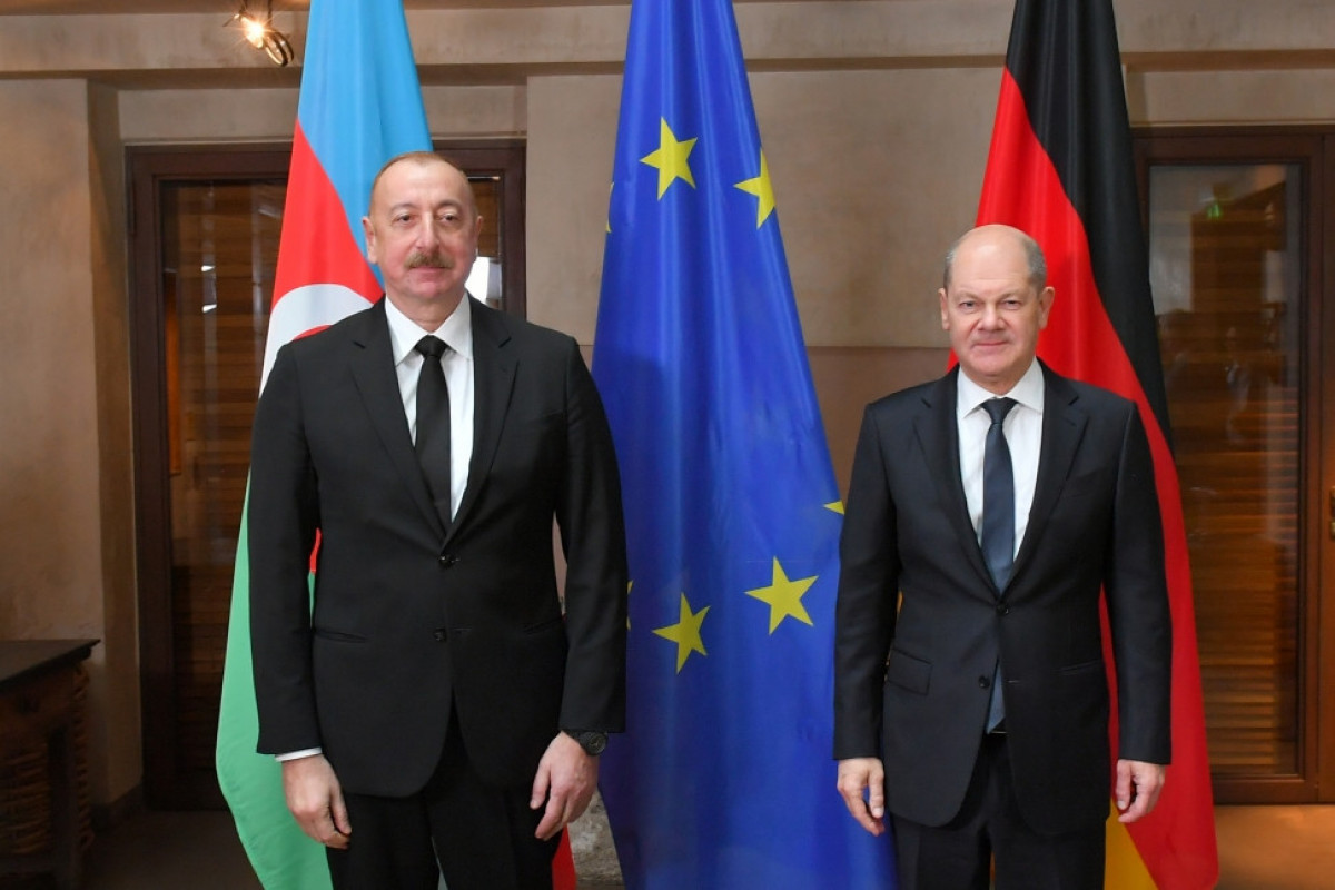 Réunion bilatérale entre le président Ilham Aliyev et le chancelier allemand Olaf Scholz