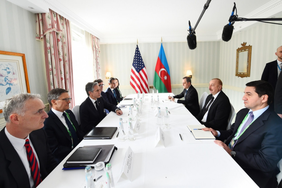 Le président azerbaïdjanais Ilham Aliyev rencontre le secrétaire d’Etat américain Antony Blinken