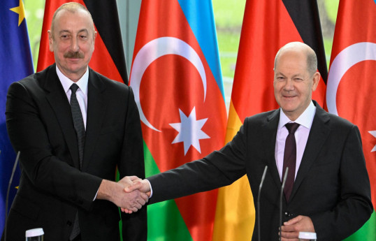 Réunion bilatérale entre le président Ilham Aliyev et le chancelier allemand Olaf Scholz