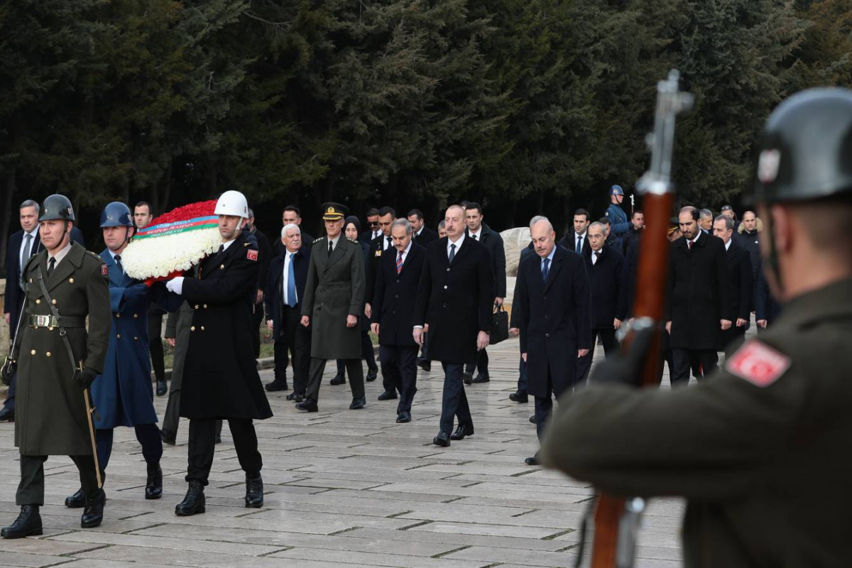 Le président Ilham Aliyev a visité le Mausolée Anitkabir à Ankara - Photos - Vidéo  - Mise à jour 
