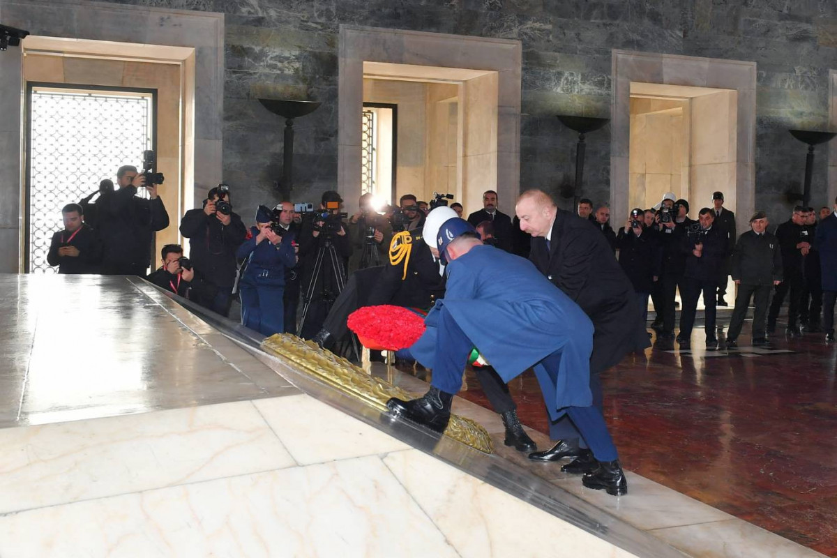 Le président Ilham Aliyev a visité le Mausolée Anitkabir à Ankara - Photos - Vidéo  - Mise à jour 