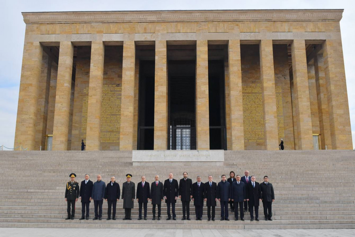 Le président Ilham Aliyev a visité le Mausolée Anitkabir à Ankara - Photos - Vidéo  - Mise à jour 