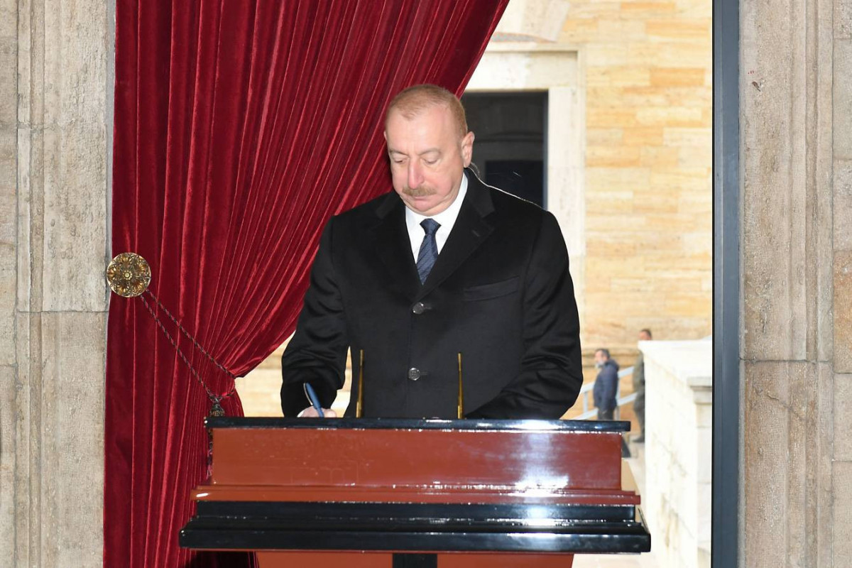Le président Ilham Aliyev a visité le Mausolée Anitkabir à Ankara - Photos - Vidéo  - Mise à jour 