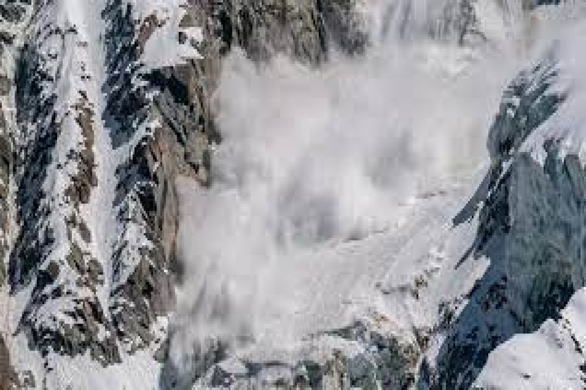 Afghanistan : six morts et 30 personnes toujours ensevelies sous une avalanche