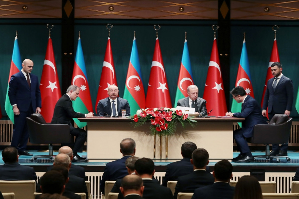 L’Azerbaïdjan et la Türkiye signent un certain nombre de documents - Photos 