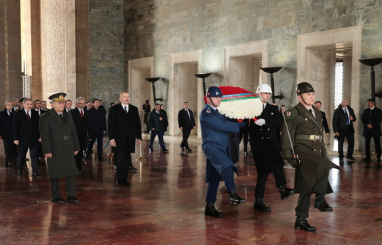 Le président Ilham Aliyev a visité le Mausolée Anitkabir à Ankara - Photos - Vidéo  - Mise à jour 