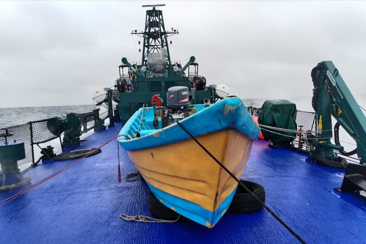 Bateau iranien arrété pour avoir violé la frontiere maritime dans la mer Caspienne - Vidéo 