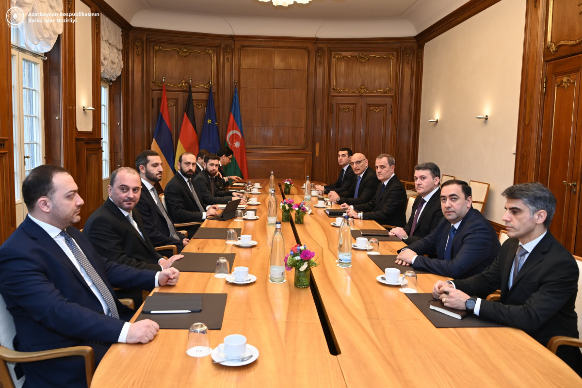 La réunion des ministres des AE de l'Azerbaïdjan et de l'Arménie se poursuit sous un format tripartite- Photo  - Mise à jour 