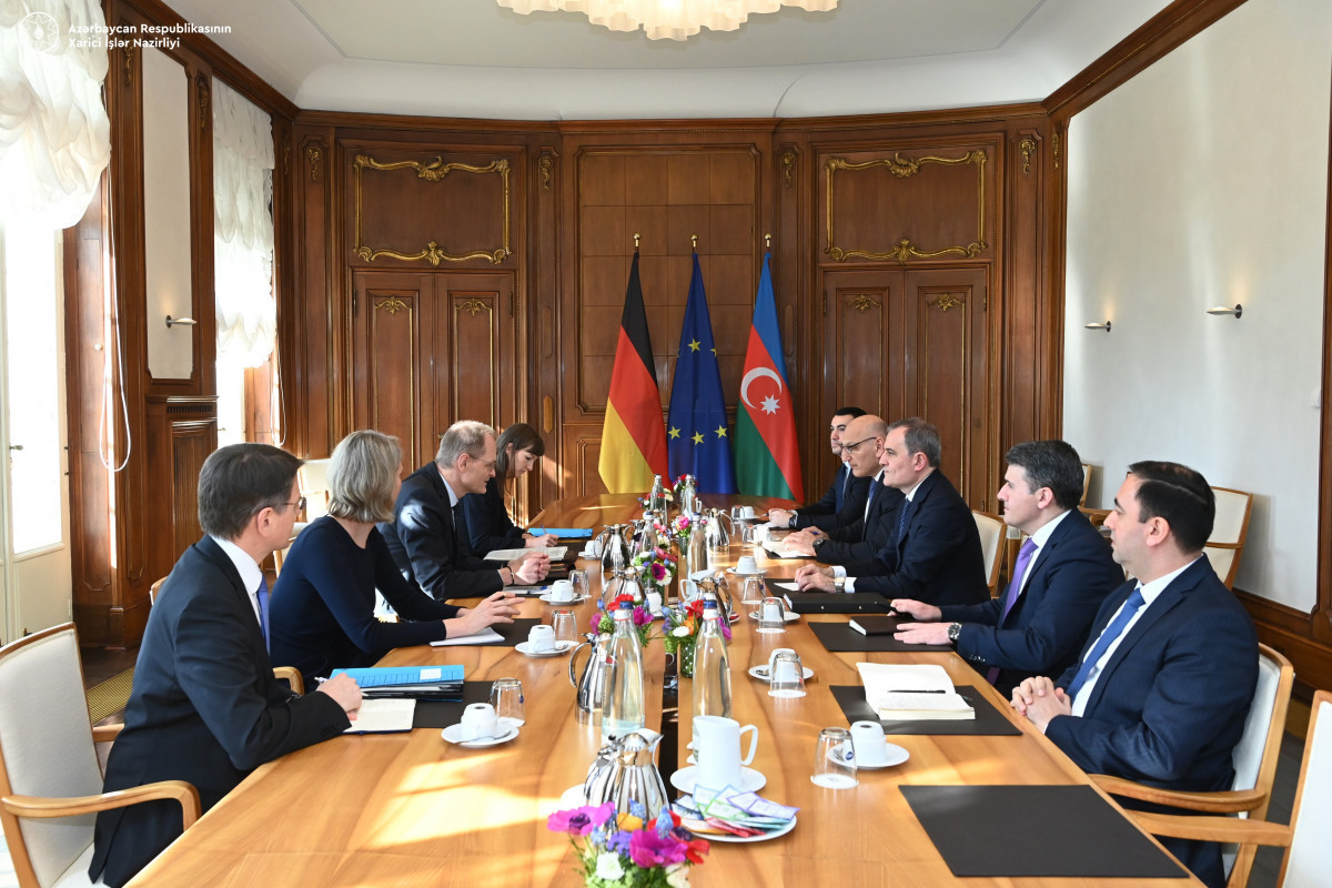 Rencontre du ministre azerbaïdjanais des AE avec le secrétaire d