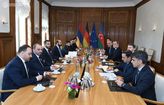 Fin des pourparlers entre les ministres des AE azerbaïdjanais et arménien - mise à jour - photo 