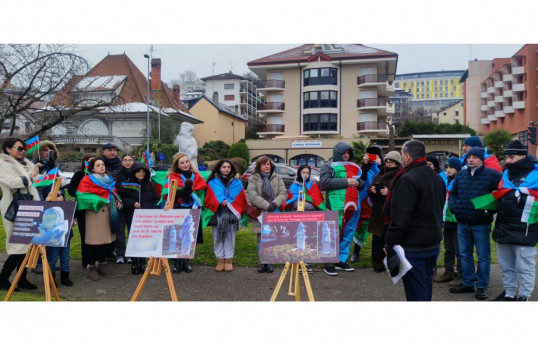 <span ><b>France : un rassemblement de protestation contre l’acte de vandalisme commis vis-à-vis de la statue de la poétesse azerbaïdjanaise</b> 