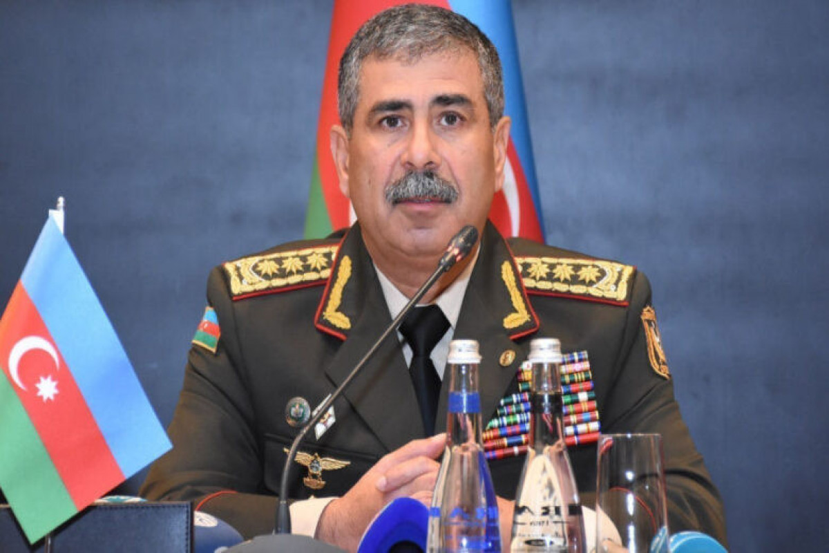 Le ministre azerbaïdjanais de la Défense exprime ses condoléances à son homologue kirghiz