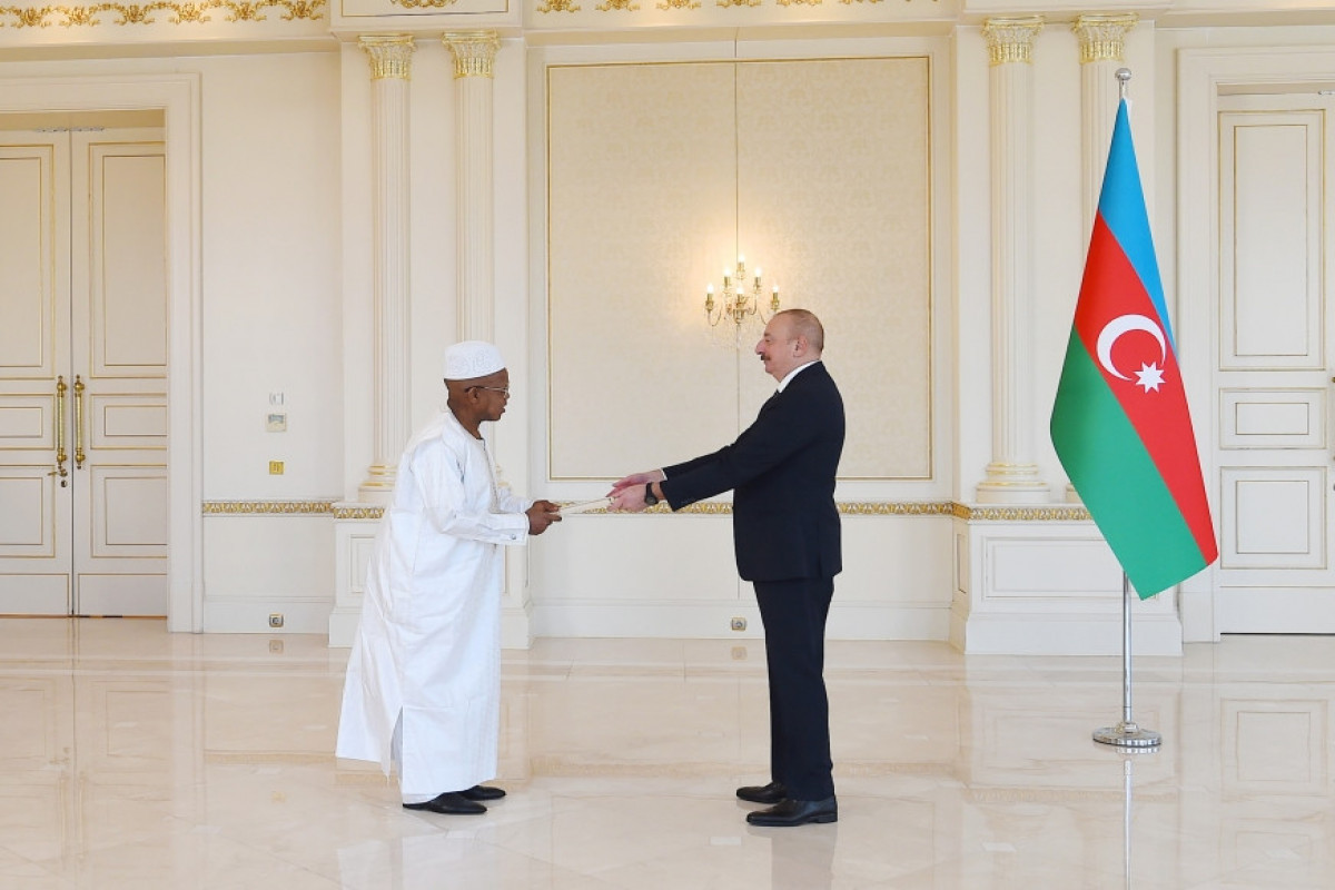 Ilham Aliyev reçoit les lettres de créance du nouvel ambassadeur de Sierra Leone en Azerbaïdjan - Mise à Jour 