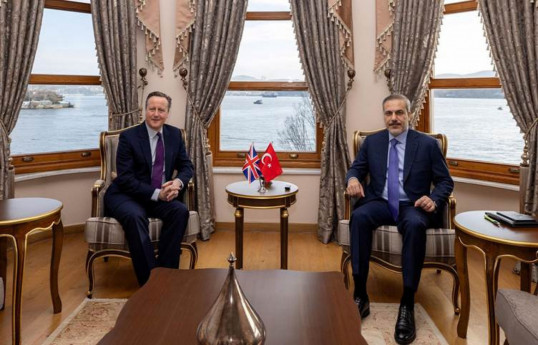 Le chef de la diplomatie turc rencontre son homologue britannique
