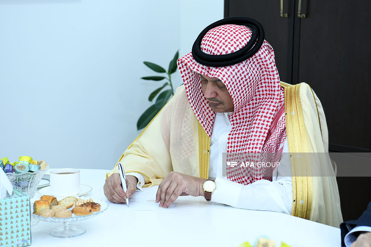 L'ambassadeur d'Arabie Saoudite en Azerbaïdjan invité de l'Agence de presse l'APA