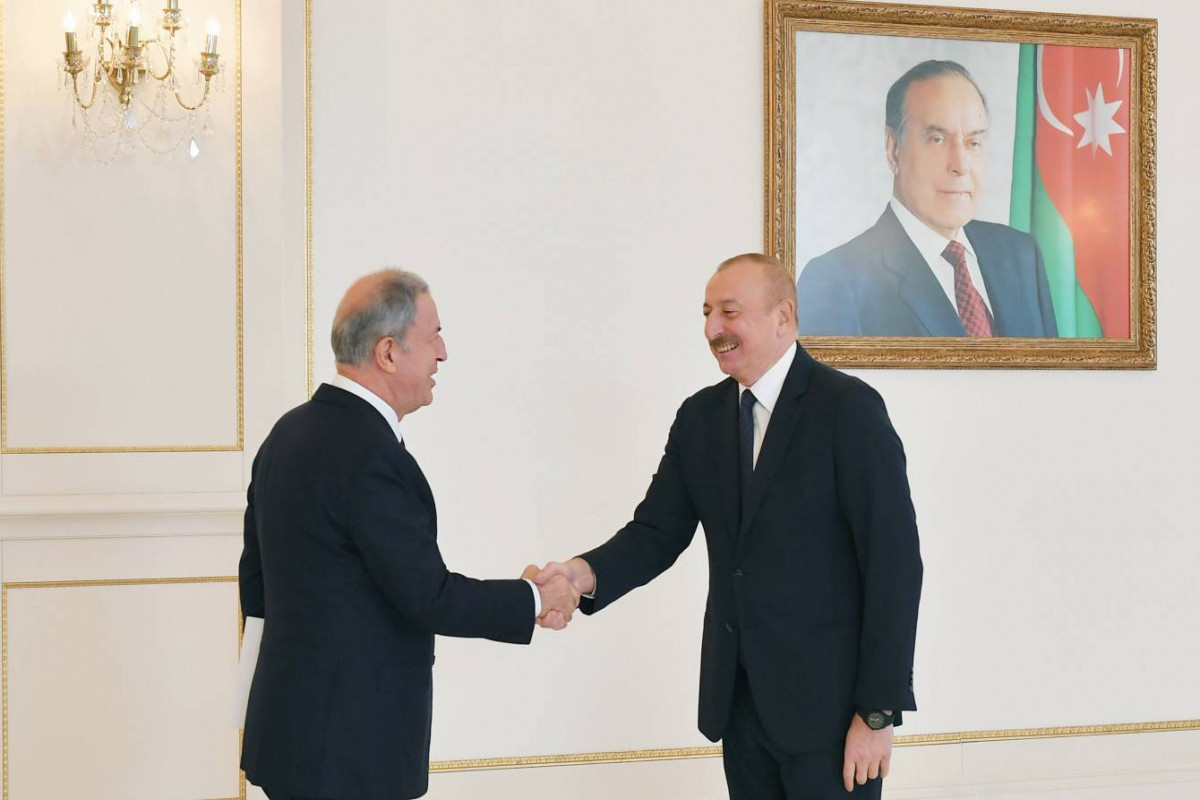 Le président azerbaïdjanais reçoit une délégation menée par le président de la Commission de défense nationale du parlement turc - Photos  - Mise à Jour 