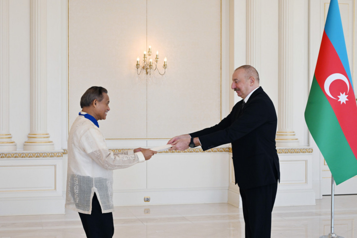 Le président de la République reçoit les lettres de créance du nouvel ambassadeur des Philippines