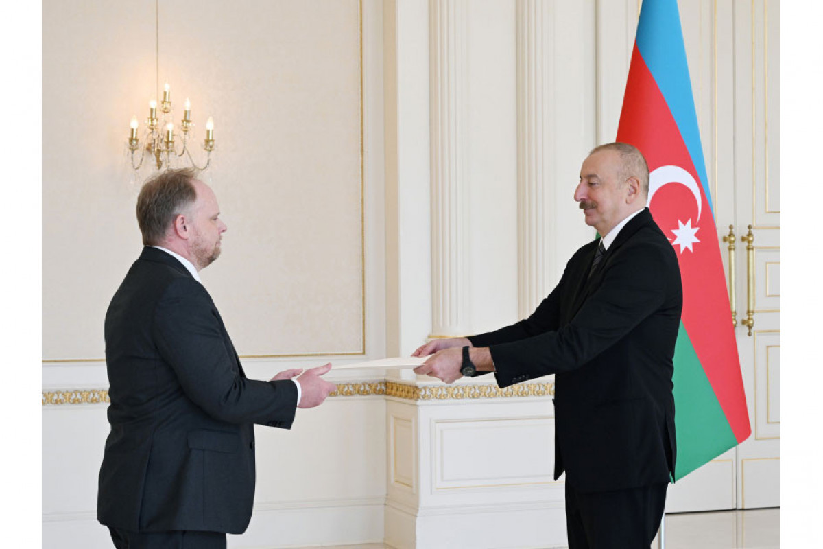 Le président azerbaïdjanais reçoit les lettres de créance du nouvel ambassadeur du Canada à Bakou